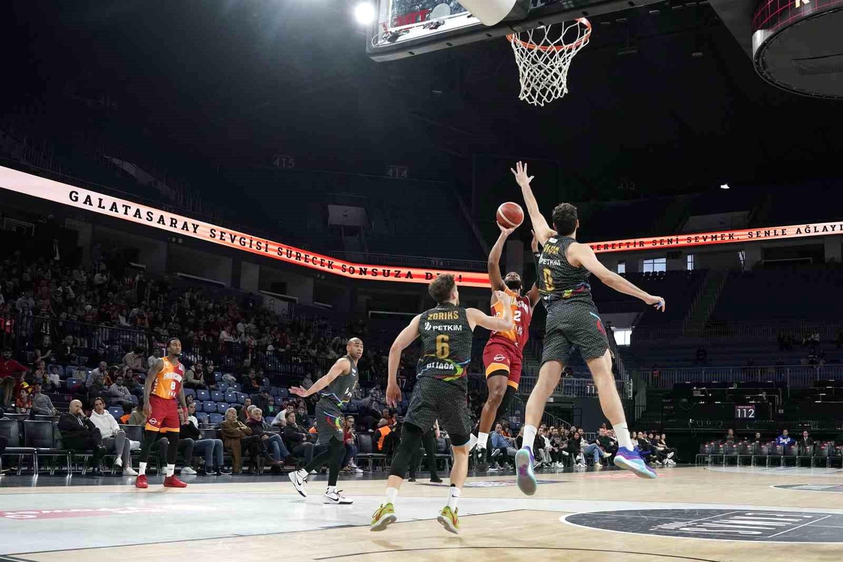 Galatasaray, Aliağa Petkimspor\'u uzatmalarda mağlup etti