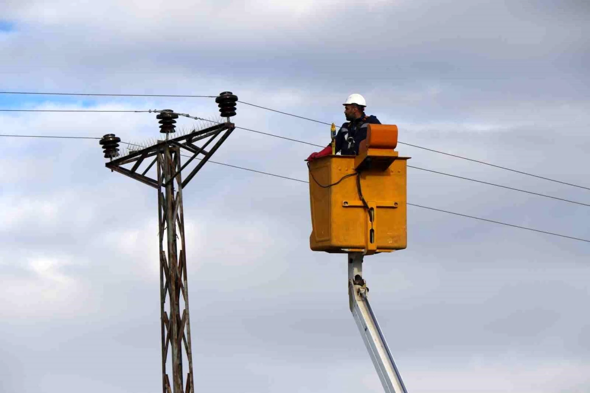 Erzincan Valisi: İhbar yapılmadan elektrik kesilmeyecek