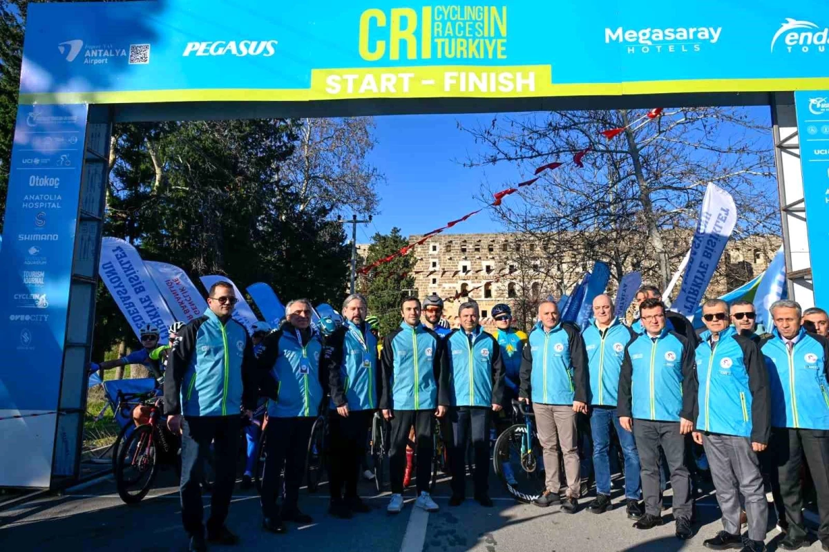 Türkiye Kış Bisiklet Yarış Serisi Antalya\'da Başladı