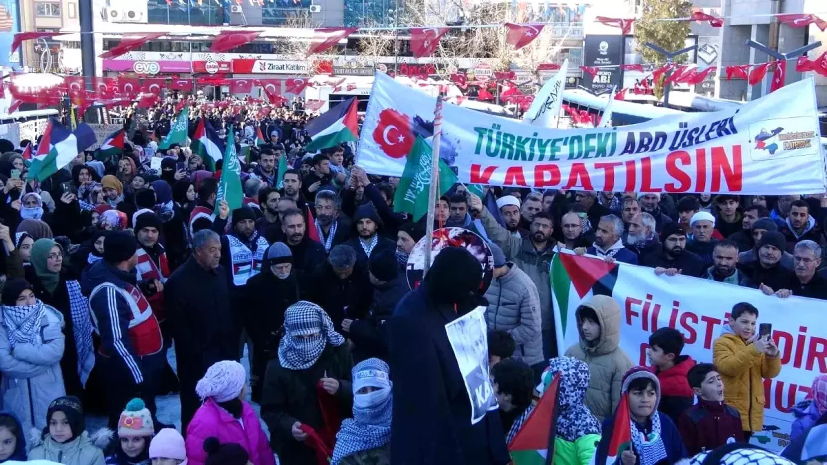 Van\'da Filistine Destek Platformu İsrail\'in saldırılarını protesto etti