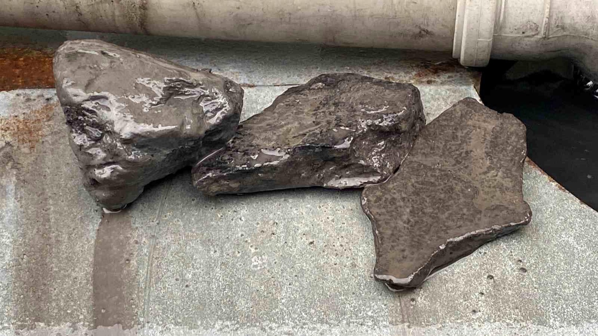 Zonguldak\'ta İhtiyaç Sahiplerine Dağıtılan Kömürde Taş Çıktı