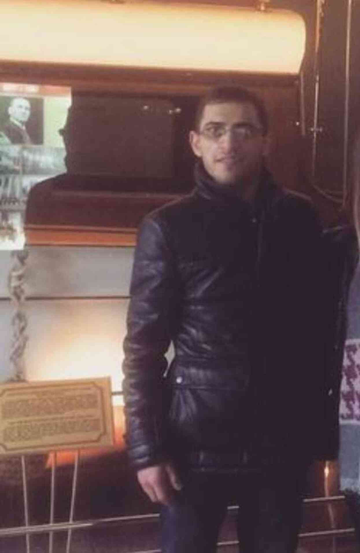 Zihinsel engelli genç, annesini defalarca bıçaklayarak öldürdü Zihinsel engelli genç, annesini defalarca bıçaklayarak öldürdü
