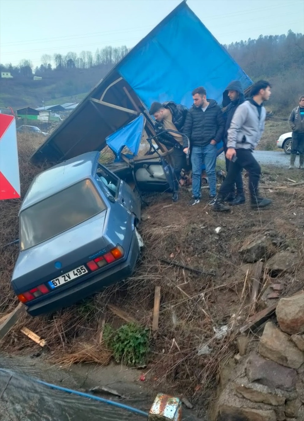 Zonguldak\'ın Karadeniz Ereğli ilçesinde barakaya çarpan otomobilde bir kişi hayatını kaybetti