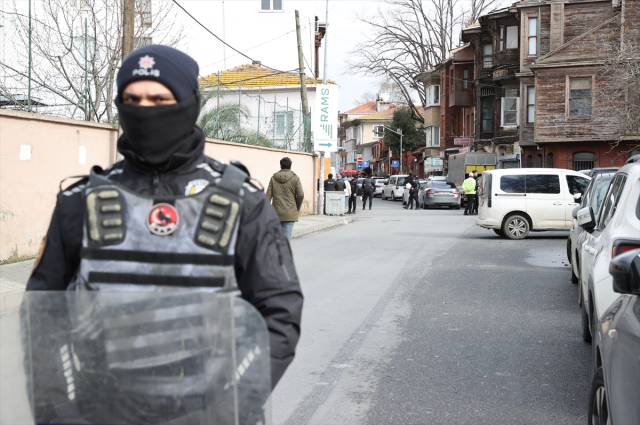 Bakan Yerlikaya: Sarıyer'deki kilise saldırısında 2 katil zanlısı yakalandı