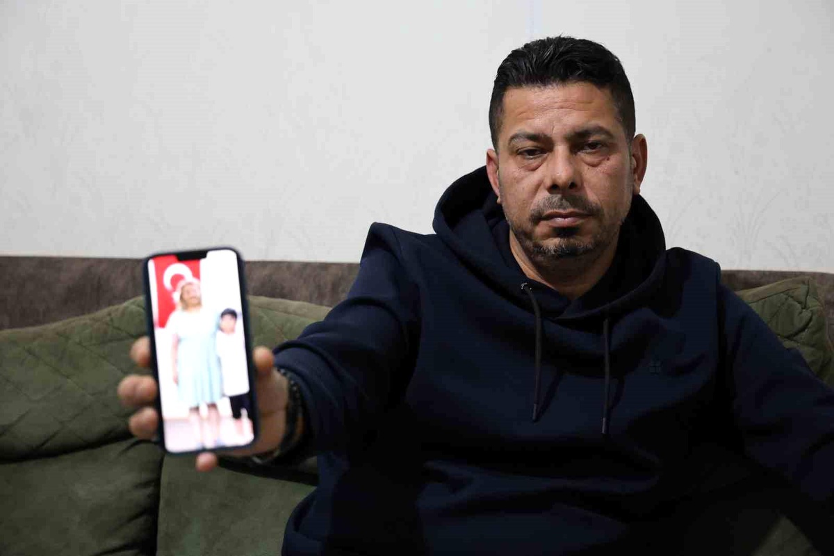 Depremzede Vatandaş, Enkaz Altında Yumruklayarak Duvarı Kırdı ve Tünel Açarak Kurtuldu