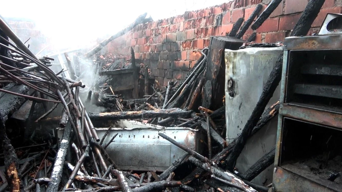 Bartın\'da bir evin kazan dairesinde çıkan yangın 6 kişinin hayatını kurtardı