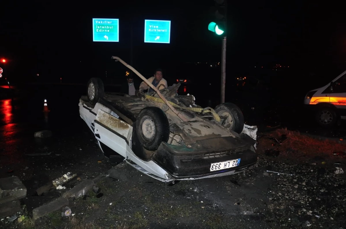 Tekirdağ\'da otomobil ile hafif ticari aracın çarpıştığı kazada 5 kişi yaralandı