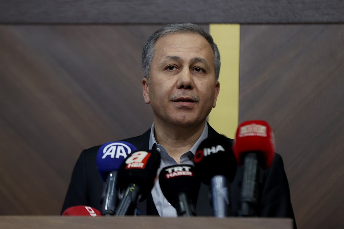 Bakan Yerlikaya: Santa Maria Kilisesi\'ndeki saldırıda 2 DEAŞ zanlısı yakalandı