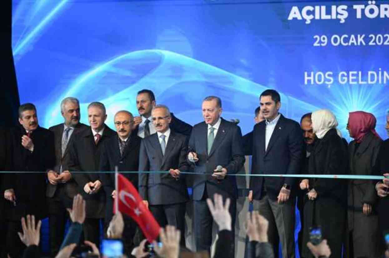 Cumhurbaşkanı Erdoğan'dan, Özel'in 'tezgah' açıklamasına sert yanıt: Hiçbir ülkede muhalefetin demokratik yarıştan korktuğunu göremezsiniz