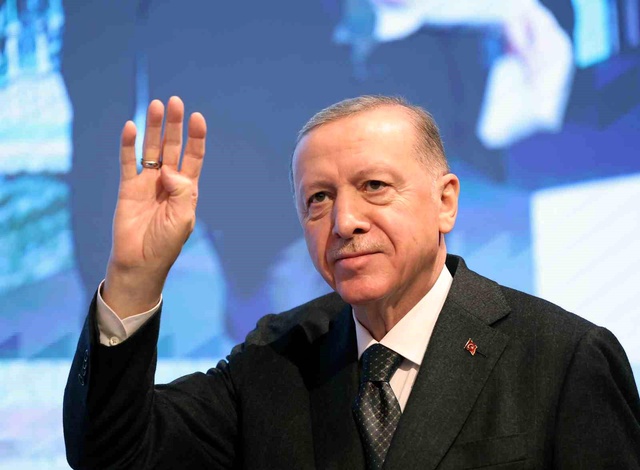 Cumhurbaşkanı Erdoğan: Gençlerimize taahhüt ettiklerimizi 8 ayda gerçekleştirdik Cumhurbaşkanı Erdoğan: Gençlerimize taahhüt ettiklerimizi 8 ayda gerçekleştirdik