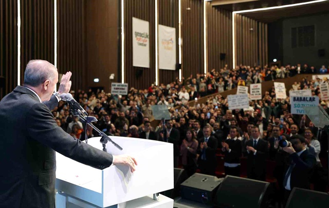 Cumhurbaşkanı Erdoğan: Gençlerimize taahhüt ettiklerimizi 8 ayda gerçekleştirdik Cumhurbaşkanı Erdoğan: Gençlerimize taahhüt ettiklerimizi 8 ayda gerçekleştirdik