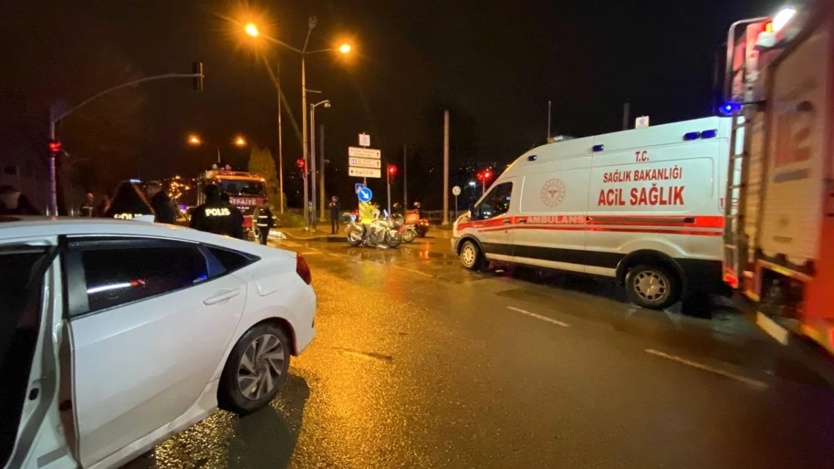 Kocaeli\'de servis minibüsü otomobille çarpıştı: 4 yaralı
