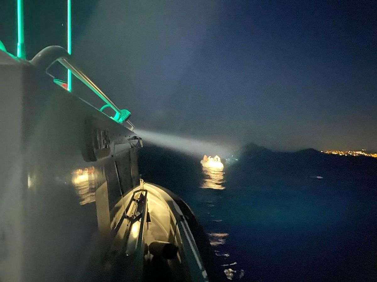 Muğla\'nın Bodrum ilçesi açıklarında düzensiz göçmen kurtarıldı