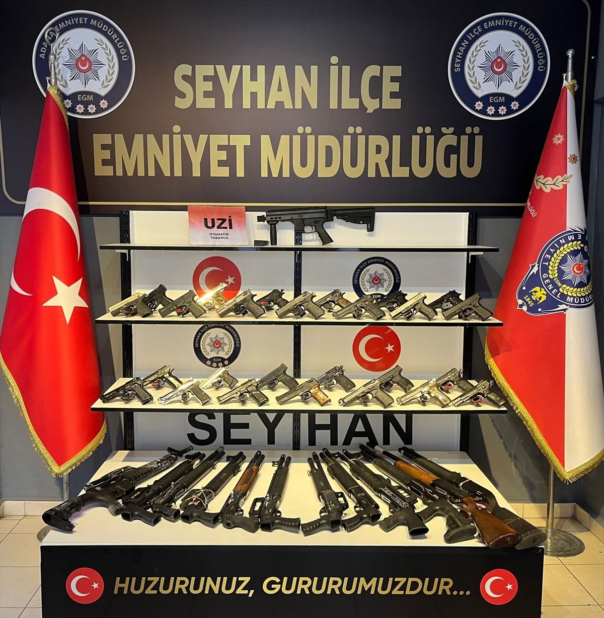Adana\'da 27 tabanca ve 12 tüfek ile 1 balistik çelek yelek ele geçirildi