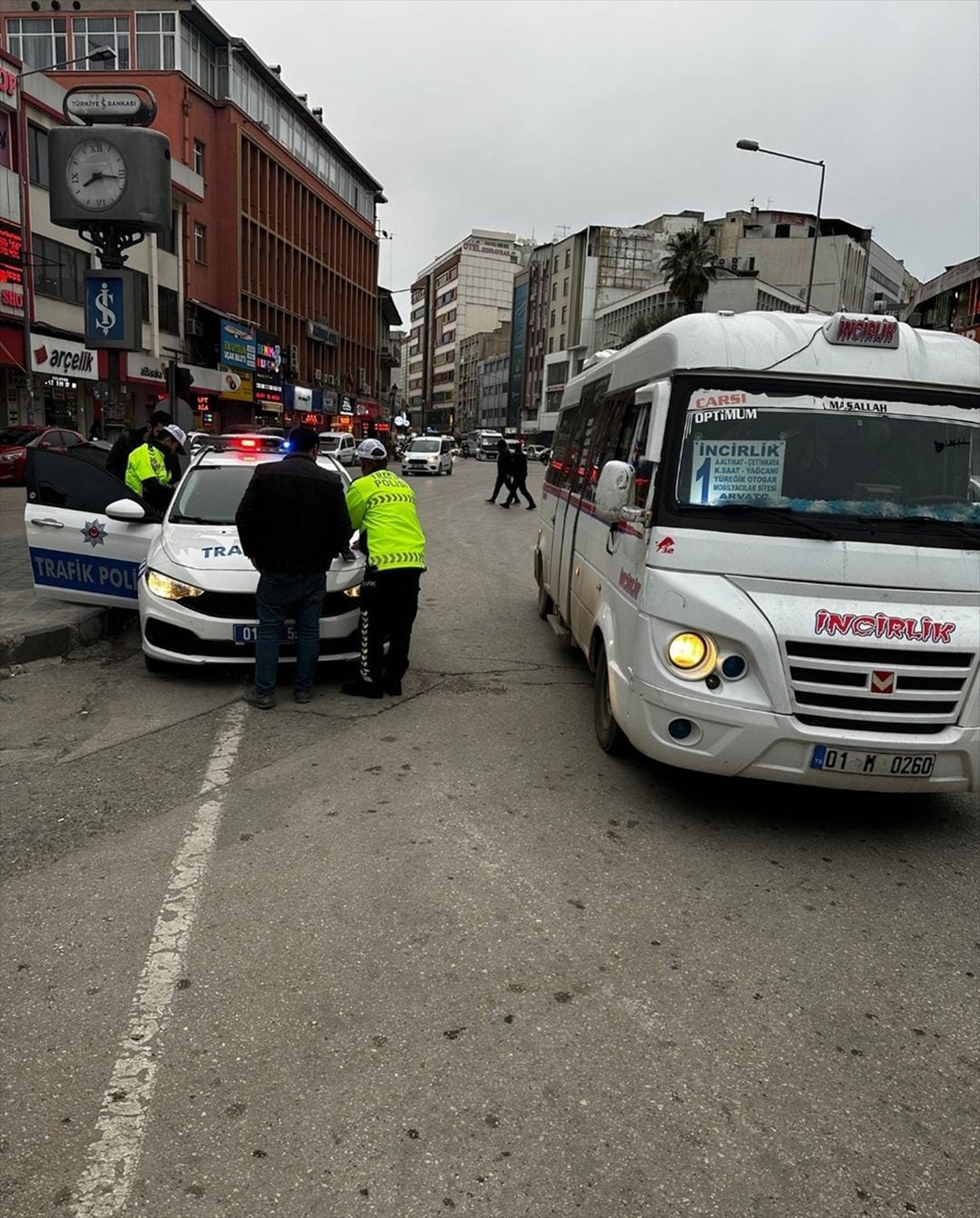 Adana\'da trafik polisleri gereksiz korna çalanlara denetim gerçekleştirdi