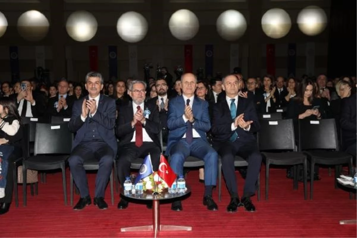 Ankara Üniversitesi Ödülleri Töreninde Demirören Haber Ajansı\'na Ödül Verildi