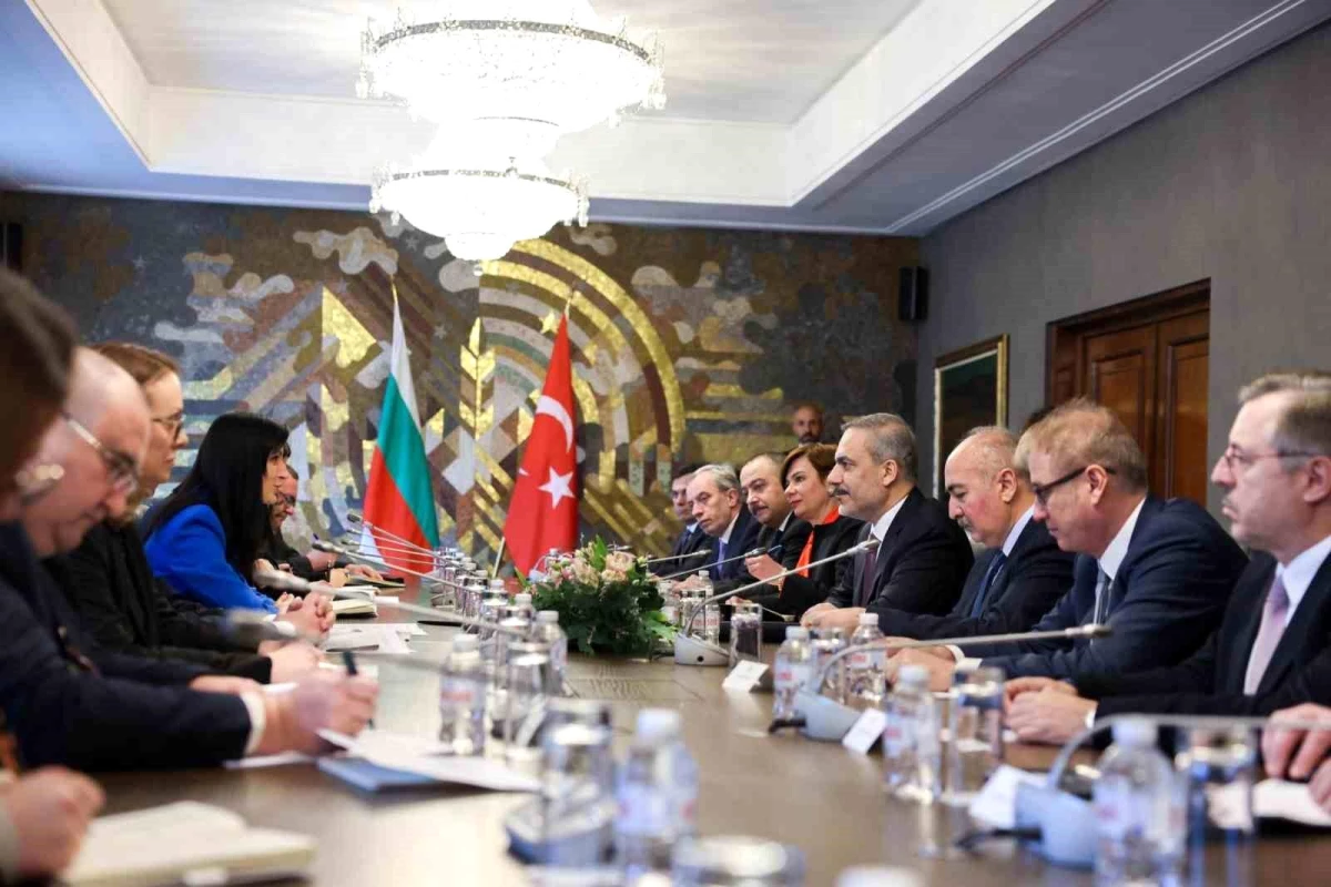 Dışişleri Bakanı Hakan Fidan, Bulgaristan Başbakan Yardımcısı ve Dışişleri Bakanı Mariya Gabriel ile görüşme yaptı