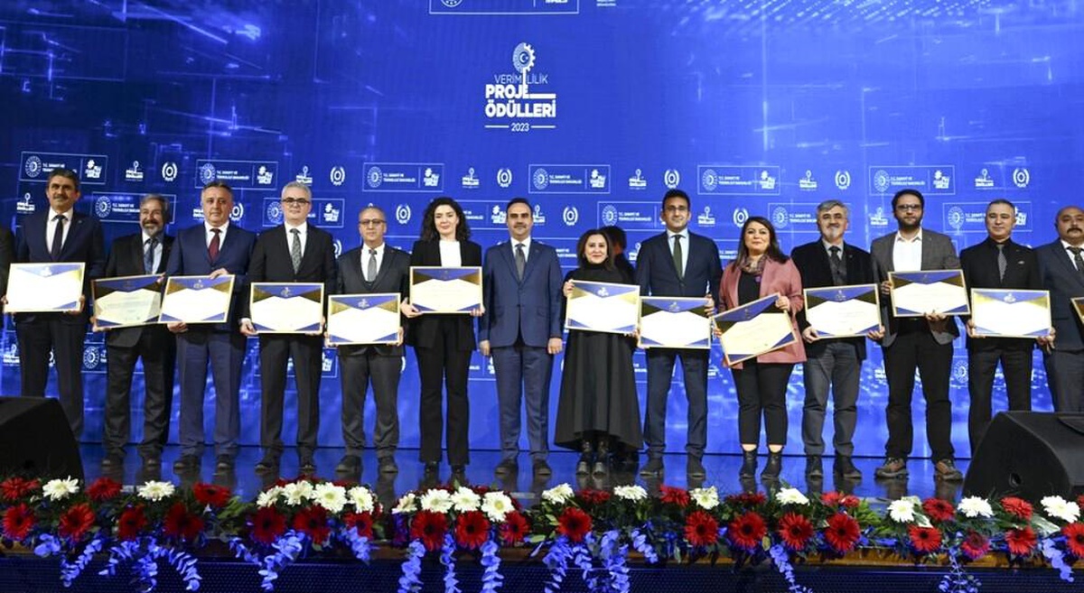 Verimlilik Proje Ödül Töreni\'nde Kütahya Dumlupınar Üniversitesi\'ne teşekkür belgesi