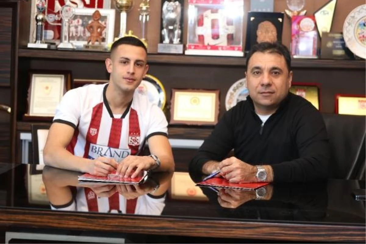 Sivasspor, Fenerbahçe\'den Bartuğ Elmaz\'ı transfer etti