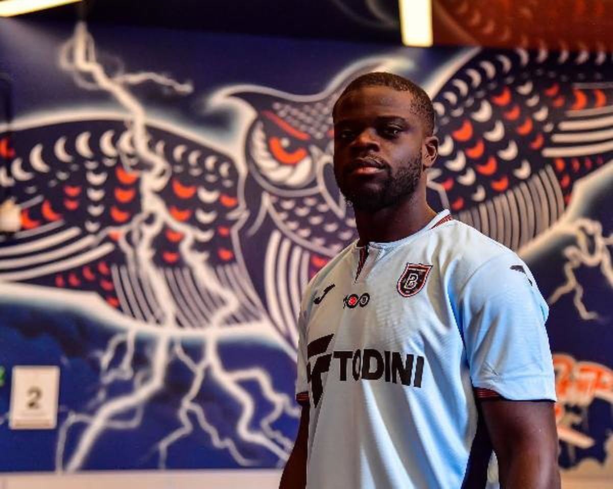 Başakşehir, Olivier Kemen\'i transfer etti