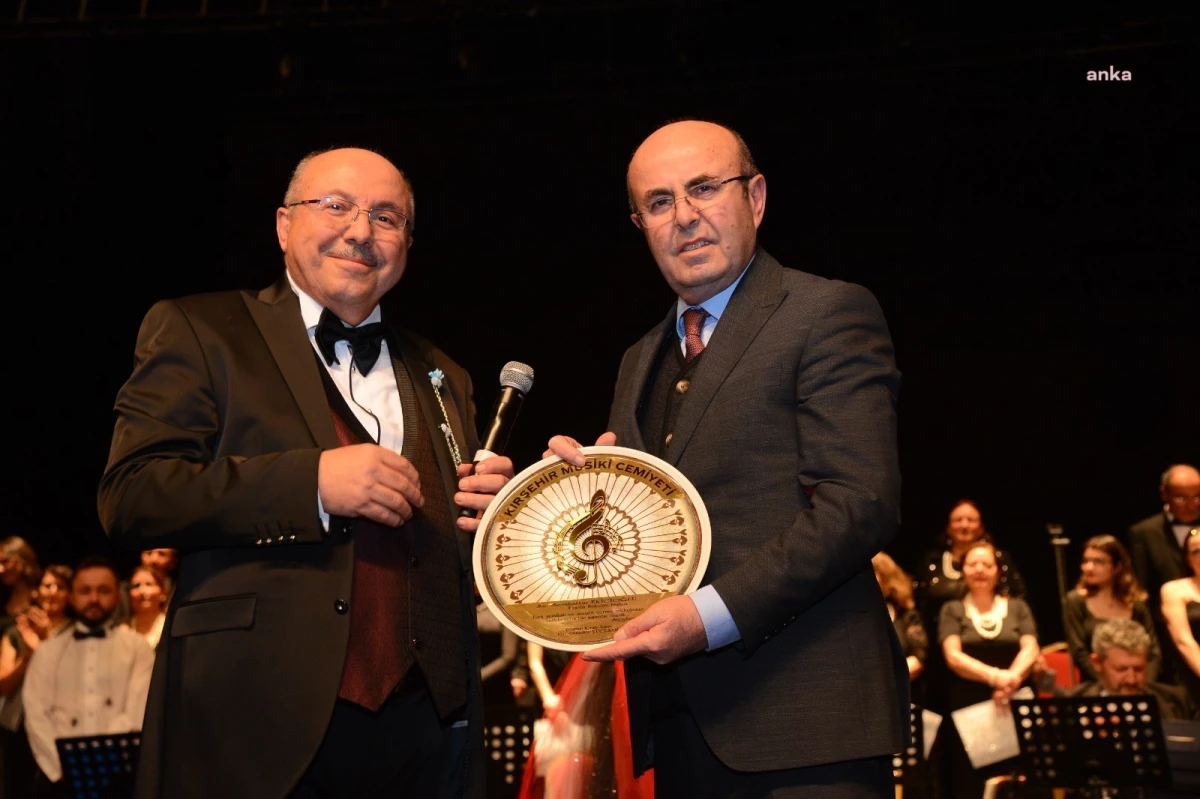 Kırşehir Belediye Başkanı Kış Konseri\'ne Katıldı