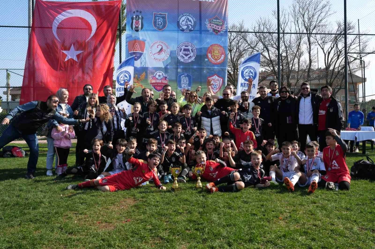 Beşiktaş Artaş U-10 ve U-11 Takımları Şampiyon Oldu