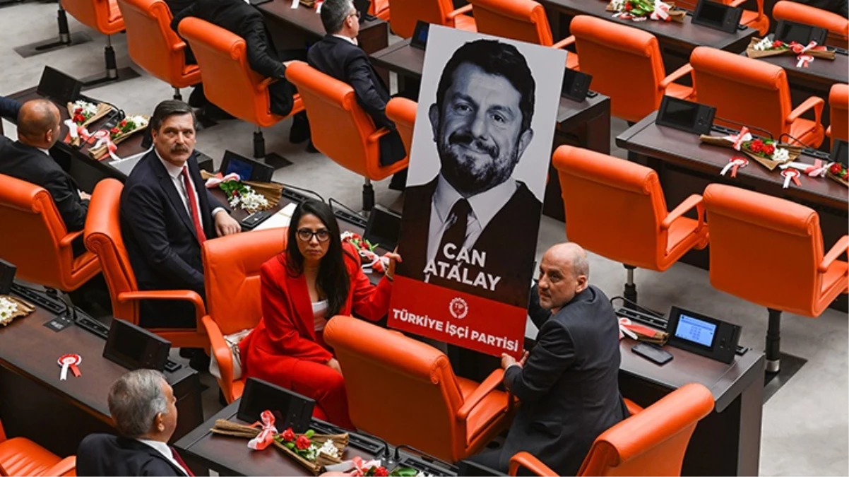 Can Atalay\'ın vekilliğinin düşürülmesinin ardından TİP ve CHP\'den eylem çağrısı