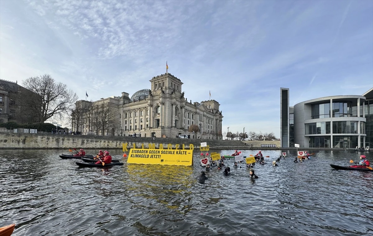 Greenpeace, Alman hükümetinin iklim politikasını protesto etti