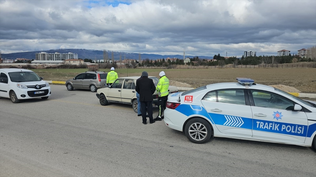 Çalınan Otomobilin Şüphelileri Yakalanmaya Çalışılıyor