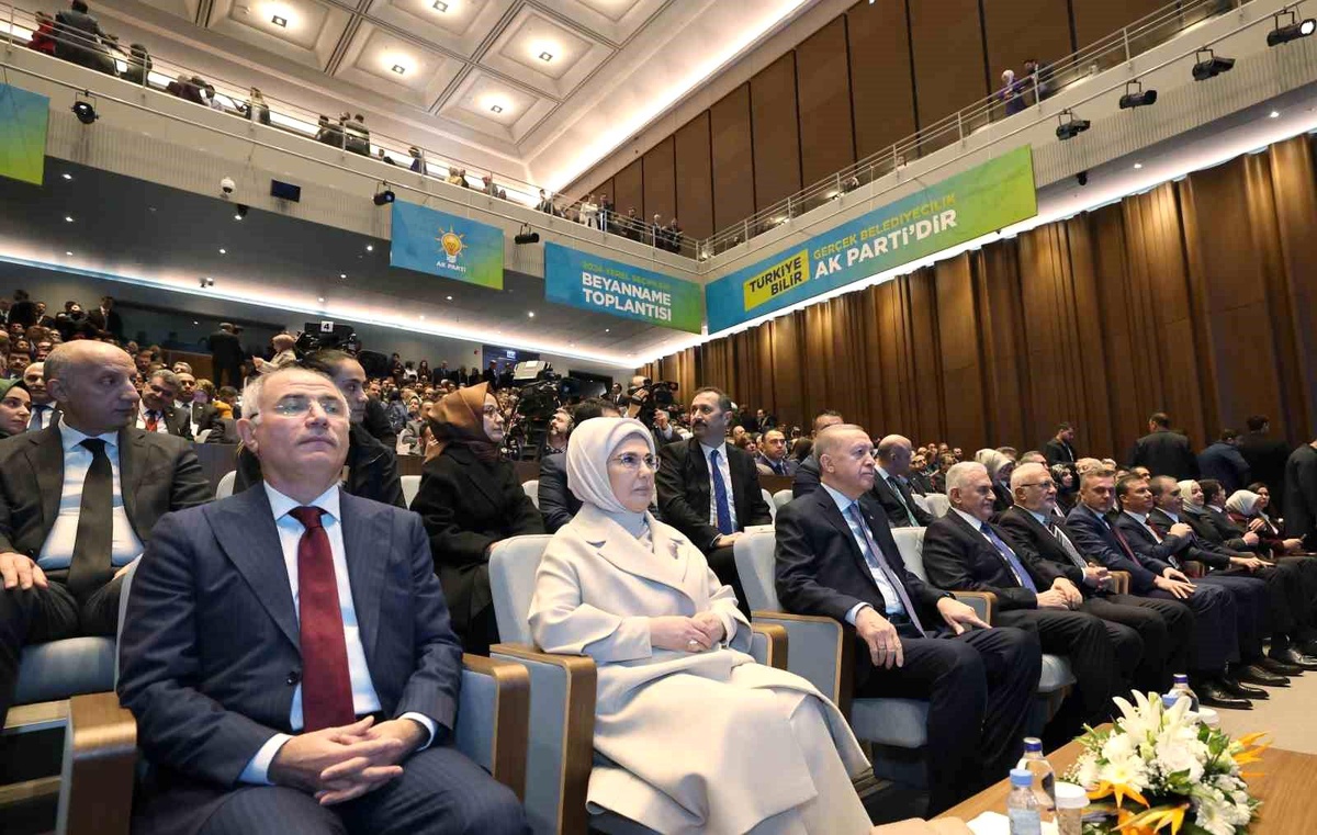 Cumhurbaşkanı Erdoğan: Parti kadrolarımız arasındaki muhabbeti ve dayanışmayı güçlendireceğiz