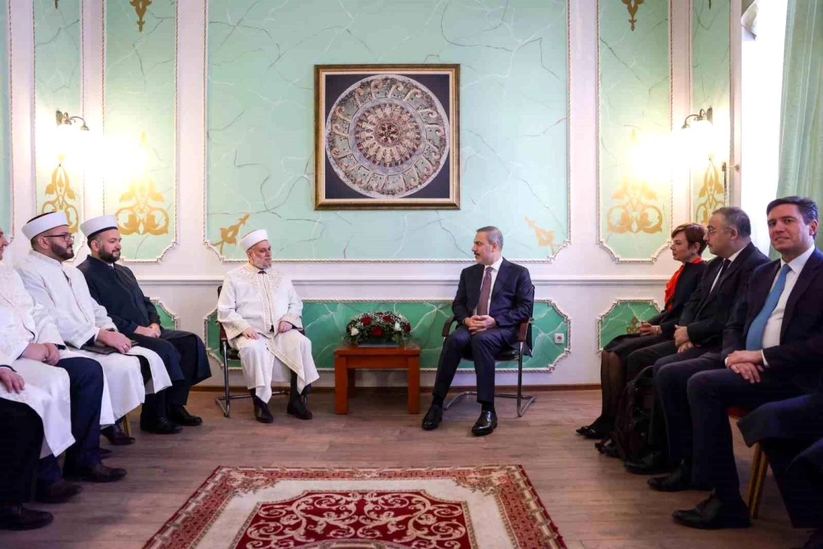 Dışişleri Bakanı Hakan Fidan, Bulgaristan\'daki Kadı Seyfullah Efendi Camii\'ni ziyaret etti