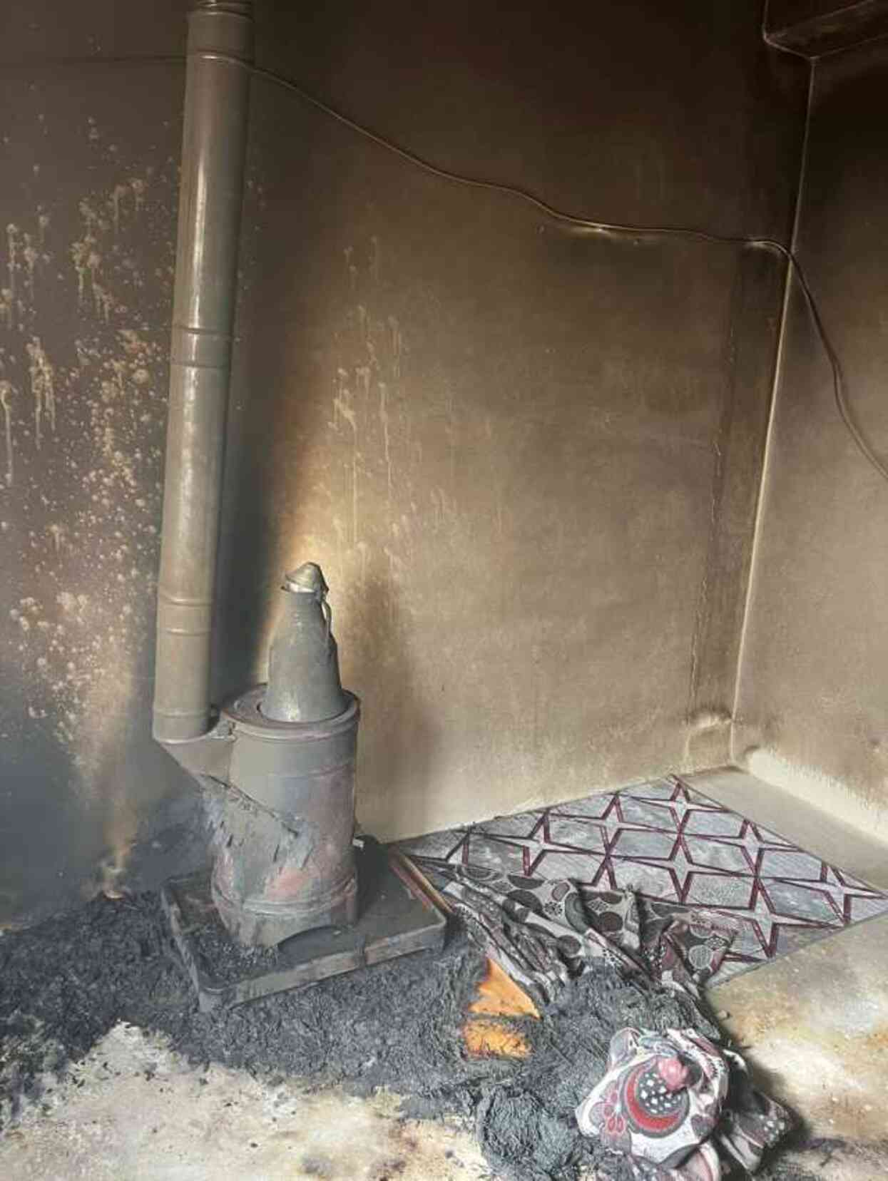 Diyarbakır'da sobadan çıkan yangında 1,5 yaşındaki çocuk hayatını kaybetti Diyarbakır'da sobadan çıkan yangında 1,5 yaşındaki çocuk hayatını kaybetti