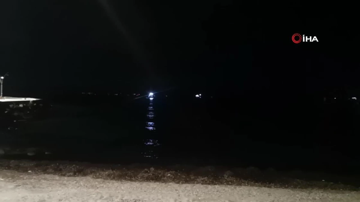 İzmir\'de balıkçı teknesi battı: 3 kişinin cansız bedeni bulundu, 2 kişi kayıp