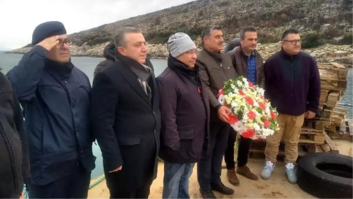 Urla'da 39 yıl önce batan TCG Ç-136 Tank Çıkarma Gemisi'nde şehit olanlar anıldı