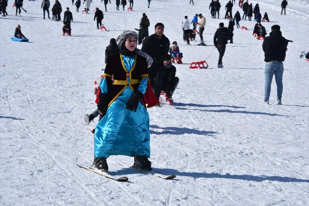 Karacadağ Kayak Merkezi\'nde Yarıyıl Tatili Yoğunluğu