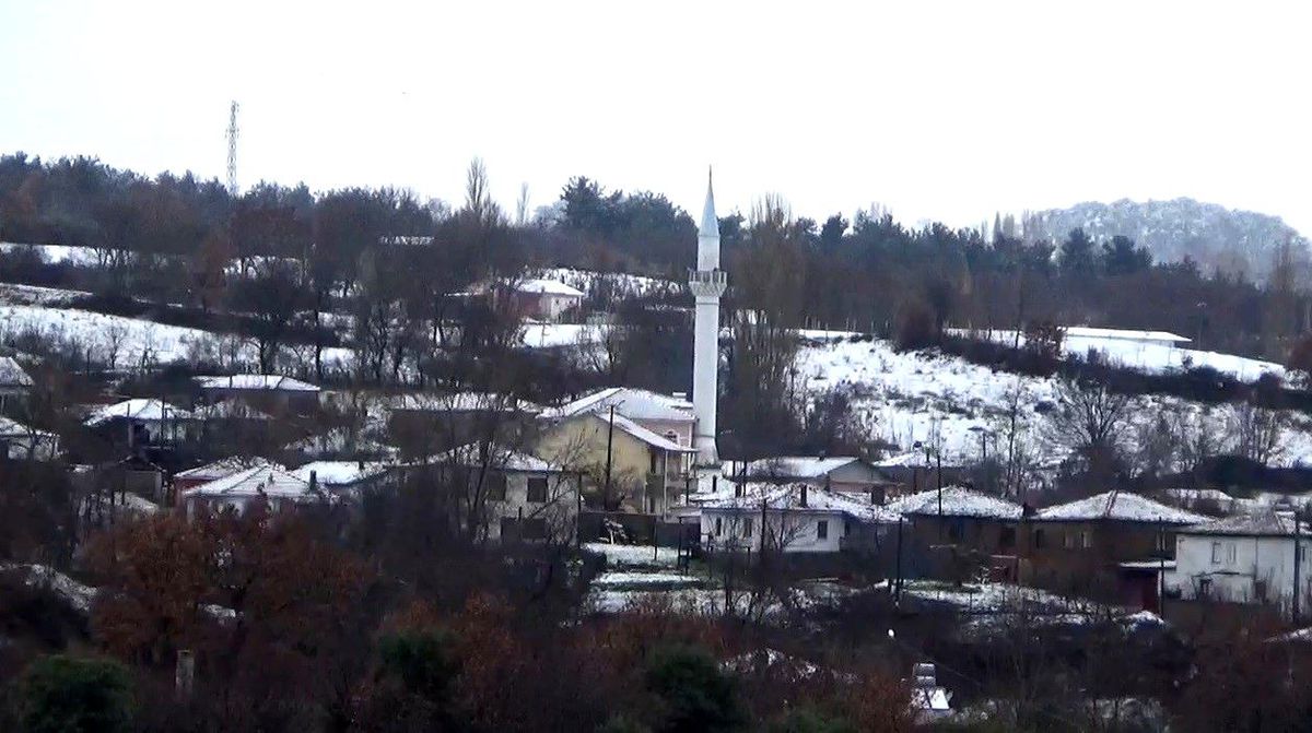 Çanakkale\'nin yüksek kesimlerinde kar yağışı