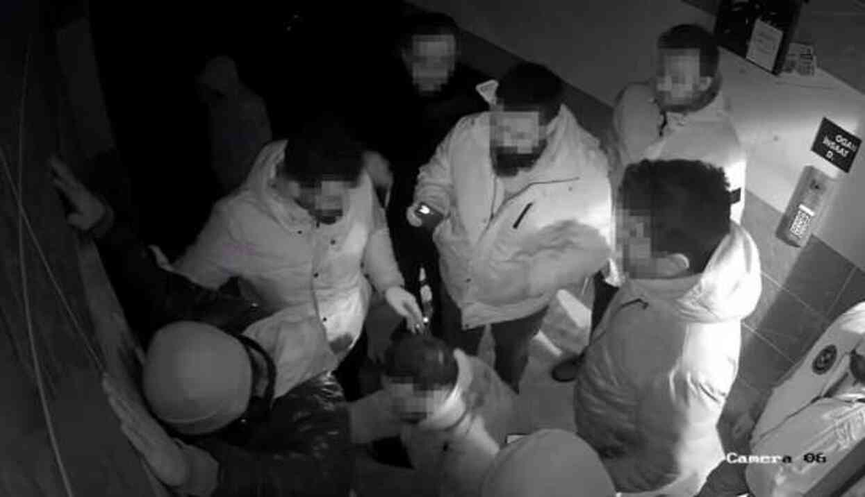 Kilise saldırganlarının gözaltına alındığı anlar kamerada Kilise saldırganlarının gözaltına alındığı anlar kamerada