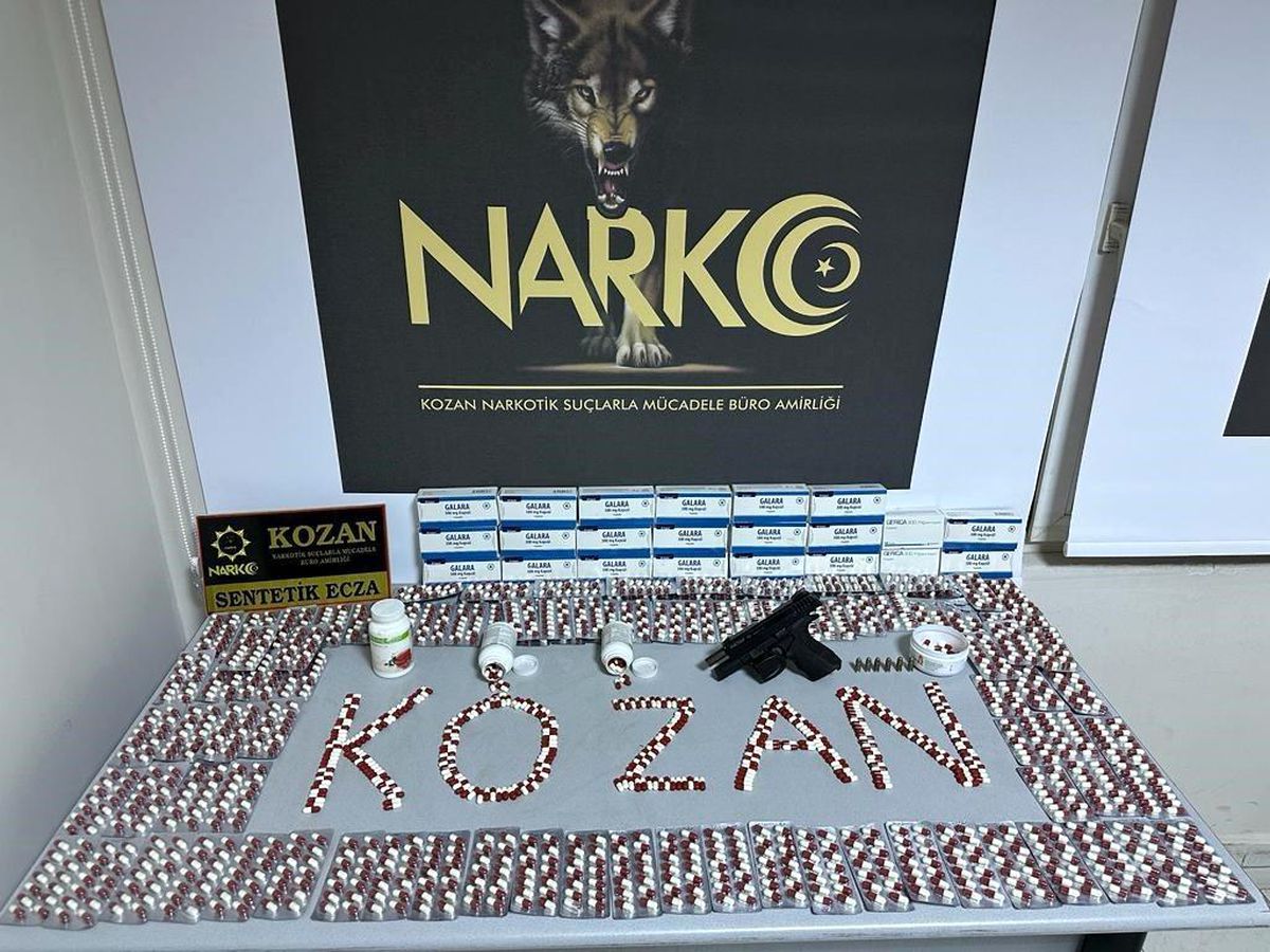 Adana\'da Narkotik Polisi Uyuşturucu Hap ve Tabanca Ele Geçirdi