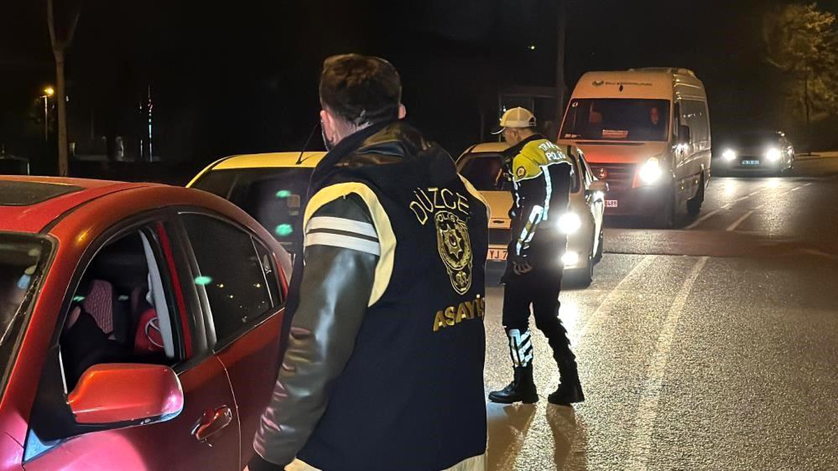 Düzce\'de Trafik Denetimlerinde 4 Milyon 853 Bin 523 Lira Cezai İşlem Uygulandı