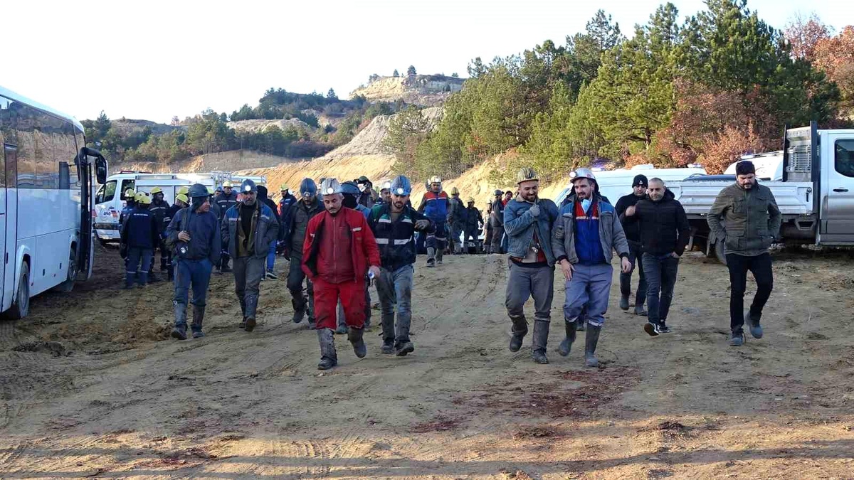 Kütahya\'da maden ocağında göçük altında kalan işçi kurtarıldı