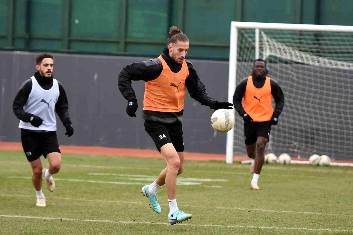 Manisa FK, Tuzlaspor maçı hazırlıklarını sürdürüyor