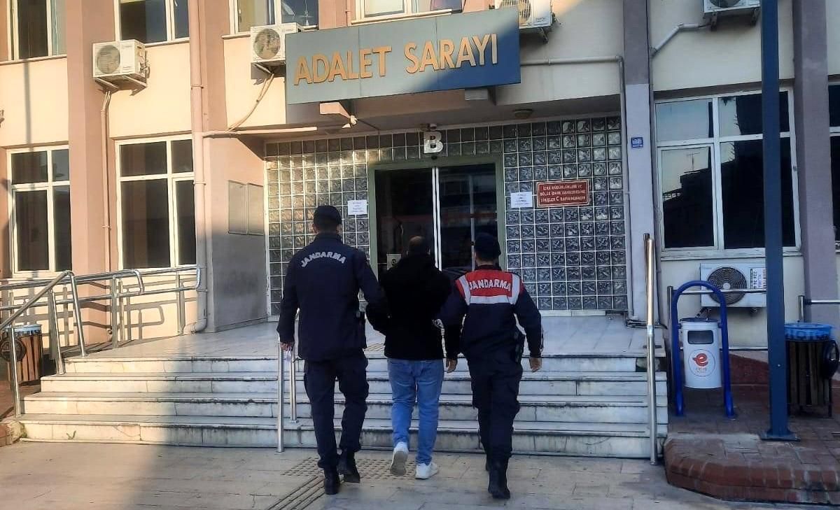 Aydın Nazilli\'de Uyuşturucu Kullanan Şahıslar Jandarmadan Kaçamadı