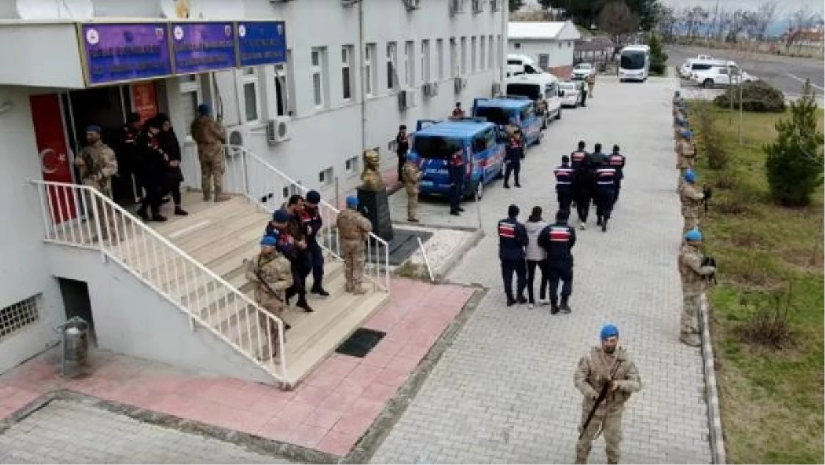 Diyarbakır ve Mersin\'de PKK\'nın şehir yapılanmasına operasyon: 3 tutuklama