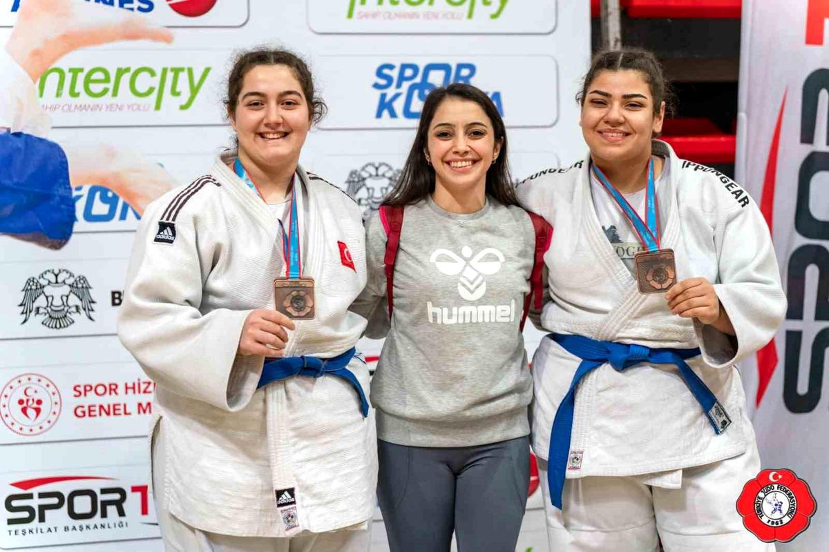 Salihli Sporcuları Judo Şampiyonasında Madalya Kazandı
