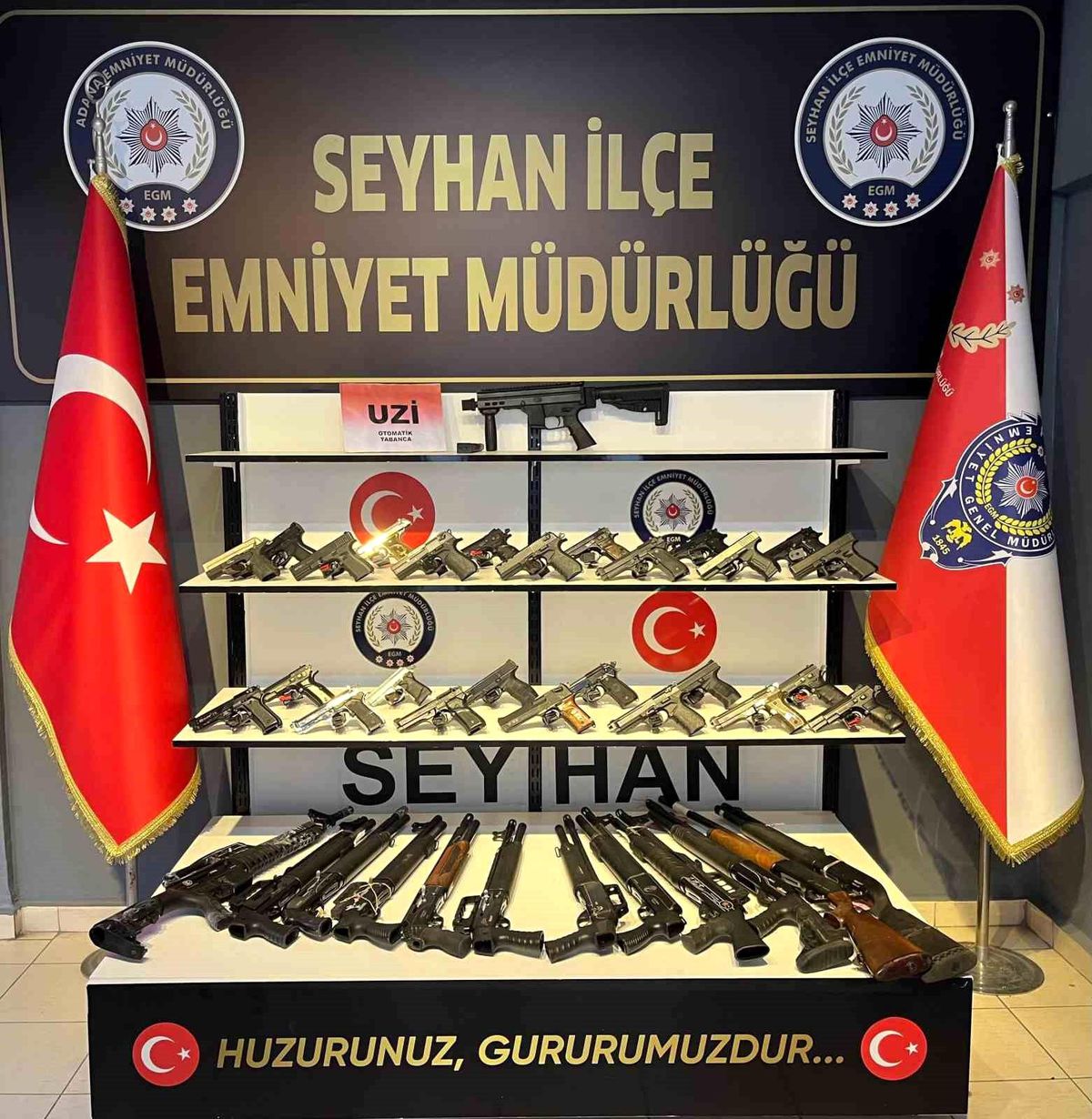 Adana\'da 1 Hafif Makineli Tüfek ve 40 Ruhsatsız Silah Ele Geçirildi