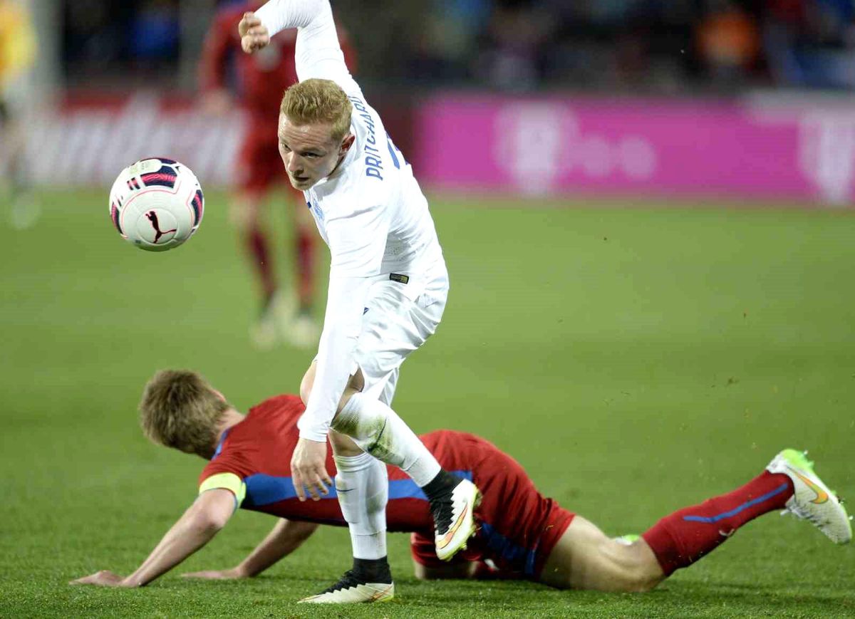 Sivasspor, İngiliz oyuncu Alex Pritchard\'ı transfer etmek için çalışmalara başladı