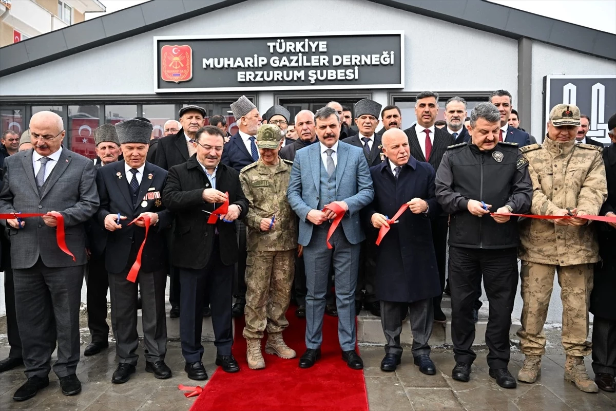 Erzurum Büyükşehir Belediyesi tarafından yenilenen Türkiye Muharip Gaziler Derneği Erzurum Şubesi binasının açılışı yapıldı