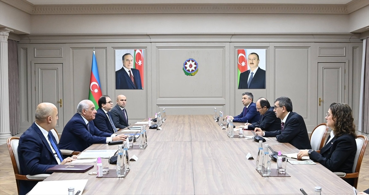 Azerbaycan Başbakanı Ali Asadov, Milli Eğitim Bakanı Yusuf Tekin ile Görüştü