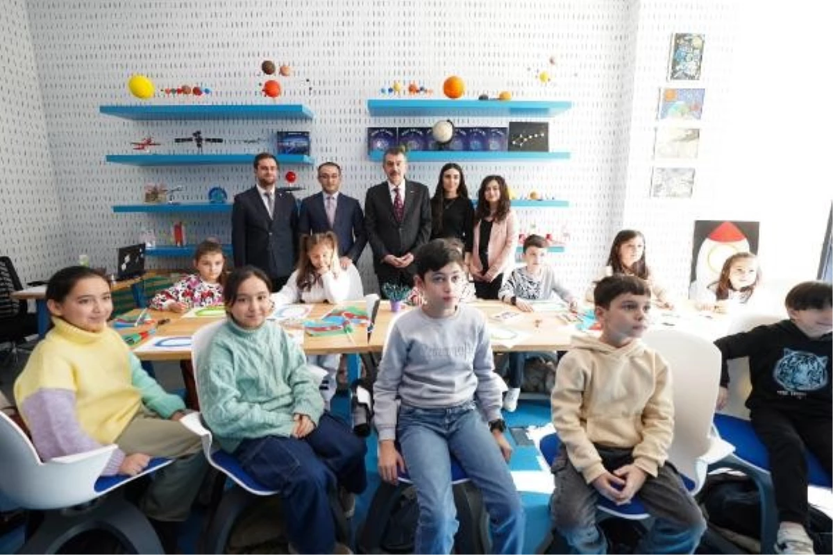 Milli Eğitim Bakanı Yusuf Tekin, Azerbaycan\'da Bilim Bakü Merkezi\'ni ziyaret etti
