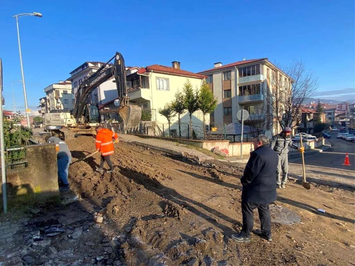 Bartın Belediyesi Zübeyde Hanım Caddesi ve Esentepe Mahallesi\'nde Yenileme Çalışmalarına Başladı